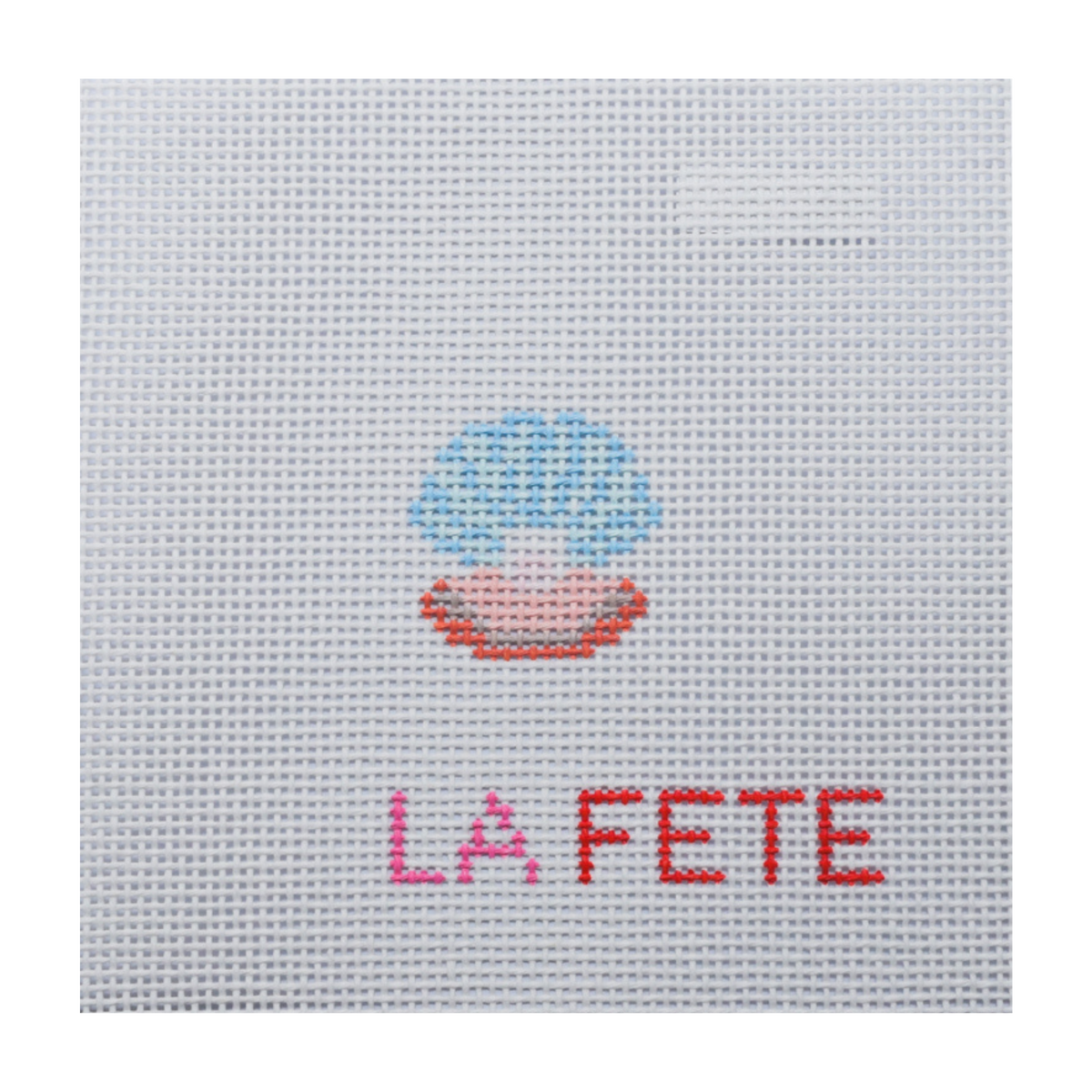 Glitter Oyster Shell with Pearl Needlepoint
